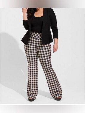 Pocket Pixie Flare Studio Luxe Ponte High-Rise Pant